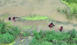 흙탕물 속 실종자 수색