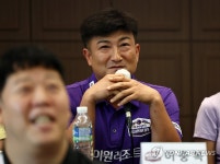 프로당구 입성 후 개인전 11연패…이충복 저는 잘할 겁니다