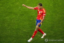 뒤늦게 공개된 젊은 메시와 아기 야말…