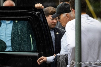 [속보] 바이든, '트럼프 피격'에 델라웨어에서 백악관 조기 복귀