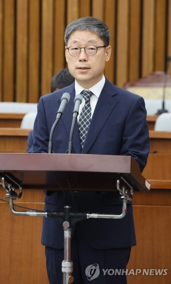 인사말 하는 노경필 대법관 후보자