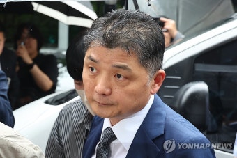 법원 도착한 카카오 김범수
