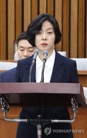 인사말 하는 이숙연 대법관 후보자
