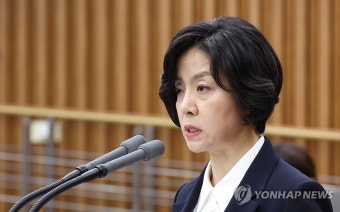 인사말 하는 이숙연 대법관 후보자