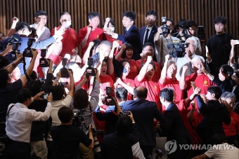 '채상병특검법' 부결에 항의하는 해병대 예비역들