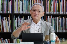 유인촌 장관, 출판 노조 간담회 참석