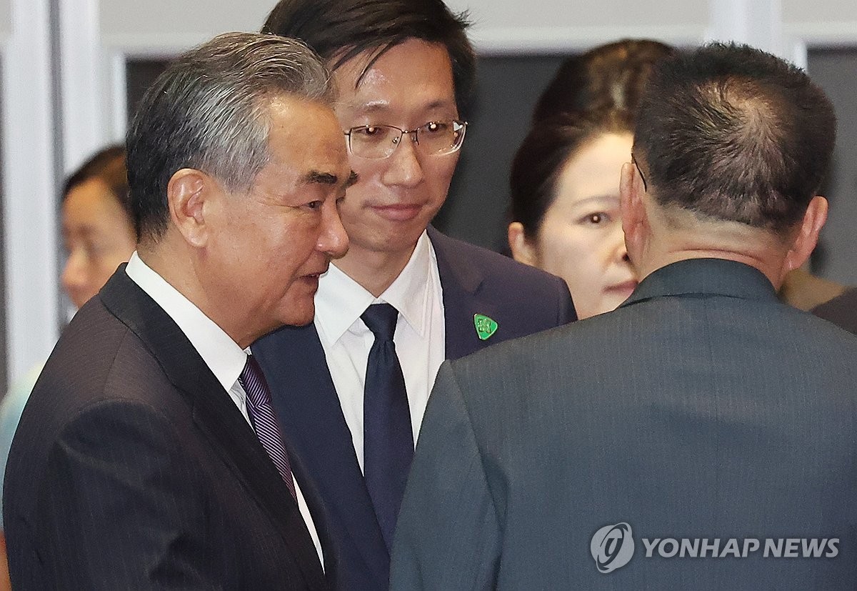 리영철 대사, ARF 참석 동안 무응답 연속…대화 장애로 주목