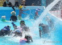 물놀이로 더위 식혀요