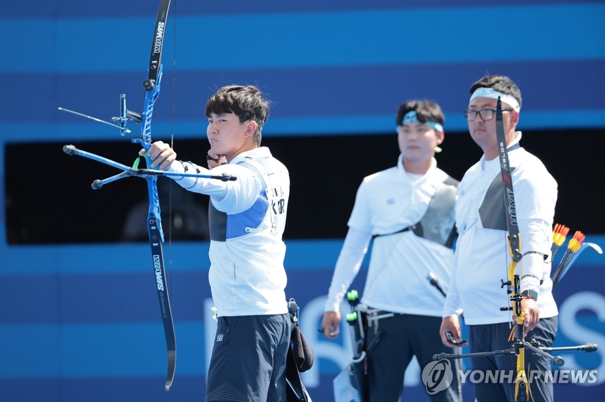 2024 파리 올림픽 양궁 대표팀, 김제덕 선수를 포함한 3명 모두 8강 진출하여 금메달 향한 순항