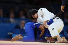 허미미, 하파엘라 실바와 4강 맞대결