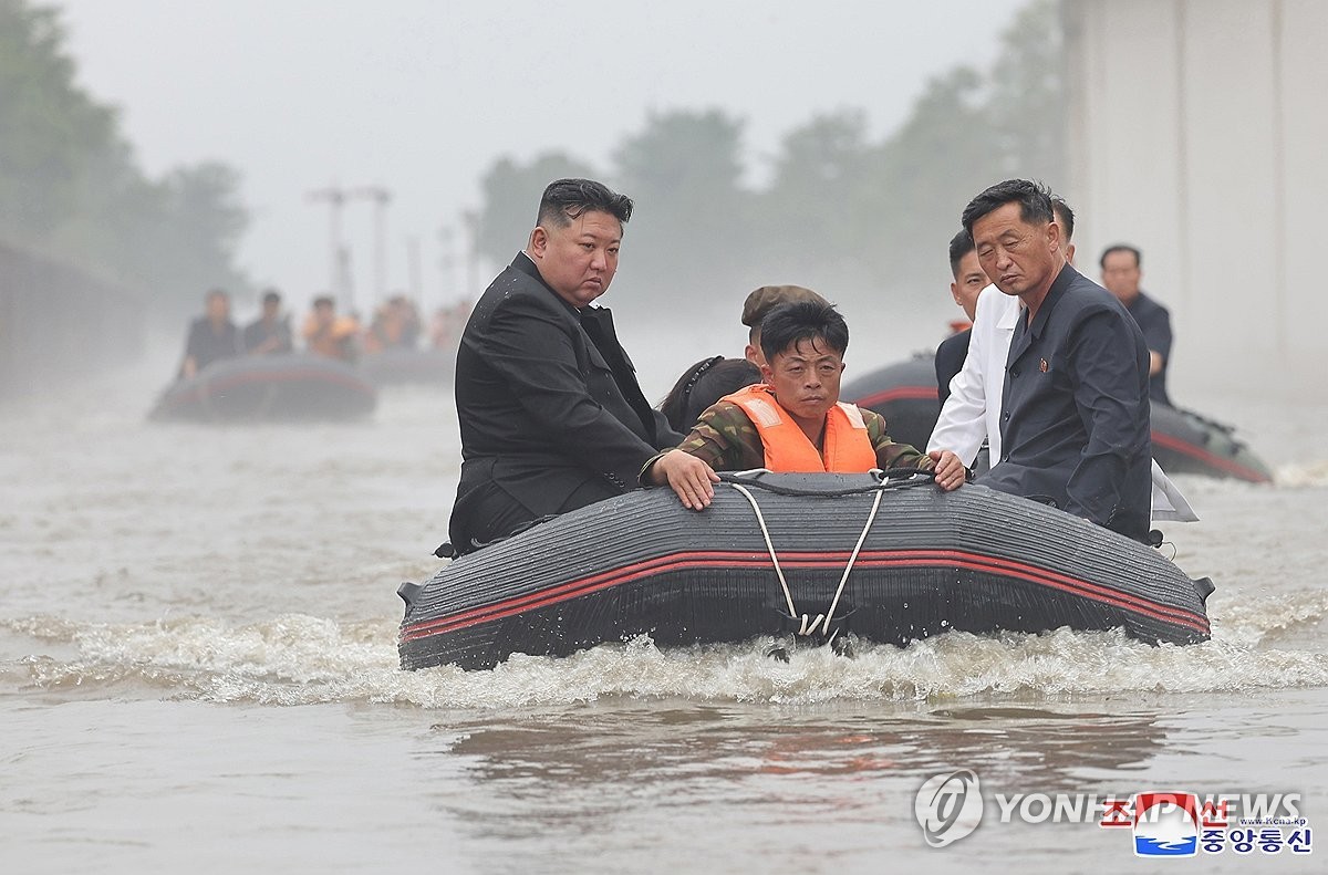김정은, 평안북도 수해지역 방문 후 최상의 주택 건설 강조