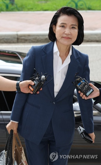 임명 후 방통위로 출근하는 이진숙 방통위원장