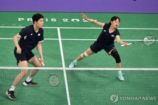 [1보] 한국 배드민턴, 혼복 은메달 확보…준결승서 태극전사 맞대결