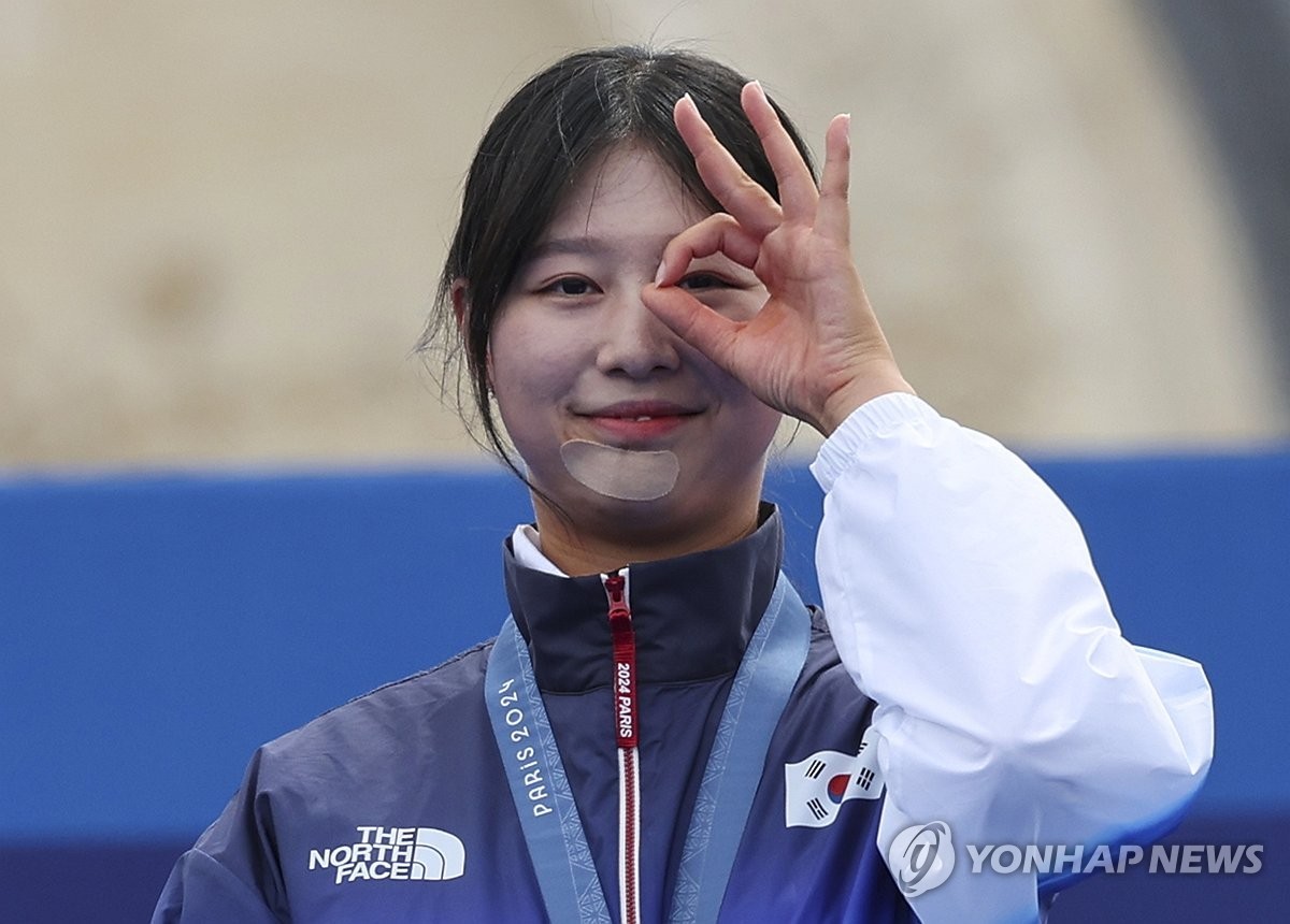 양궁 3관왕 임시현, 양궁 꿈나무 멘토링에 참여하며 한국 청소년들에게 영감을 전해 축구장 시구까지🏹