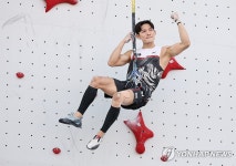 신은철 주먹 불끈