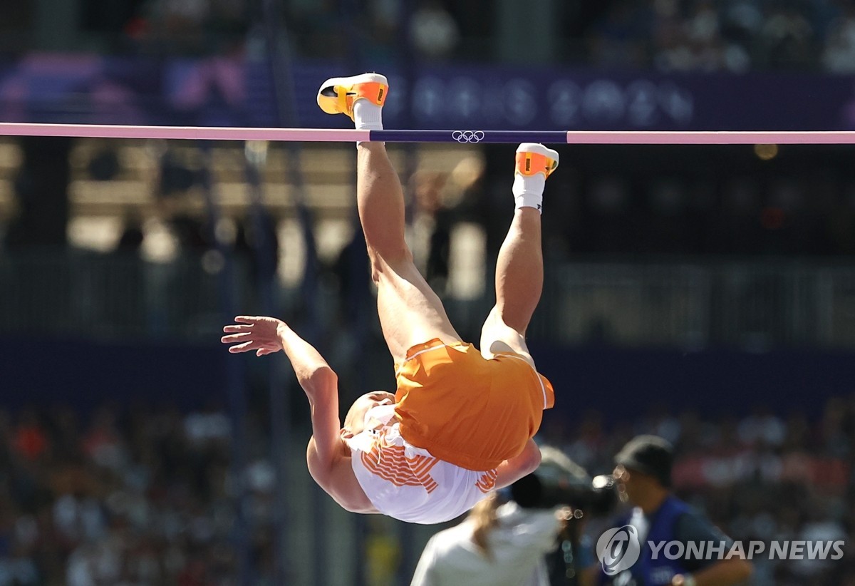 한국 선수 우상혁, 2024 파리 올림픽 높이뛰기 결선 진출! 스마일 점퍼의 자부심