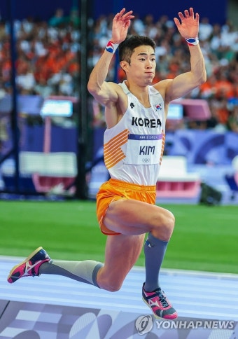 [올림픽] 김장우, 남자 세단뛰기 예선 탈락…32명 중 26위