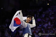 [1보] 한국 남자태권도 16년만의 금메달…박태준, 58㎏급 역대 첫 우승