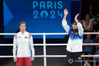 나란히 시상대에 선 한국 임애지와 북한 방철미