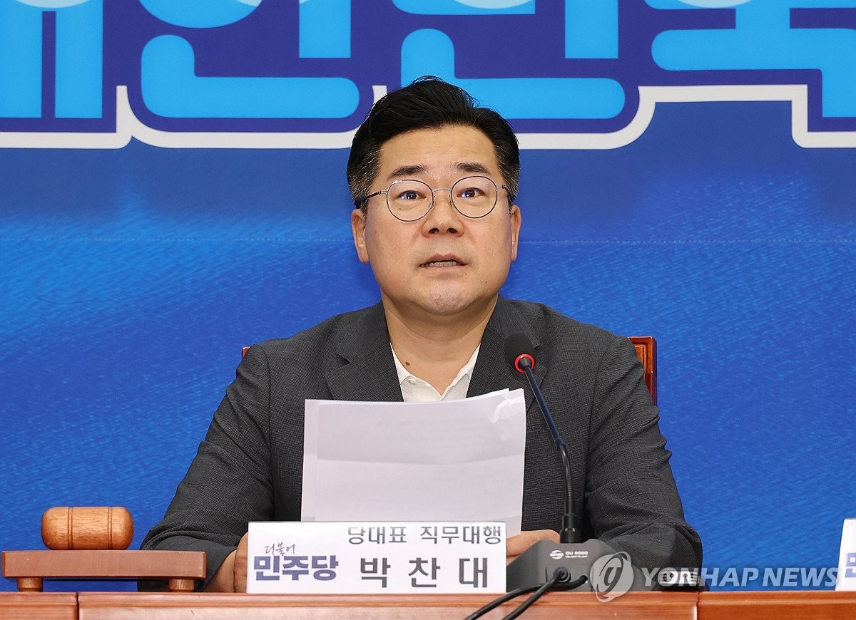 민주당 당대표 선거, 박찬대 vs 정청래 - 이재명 대통령과의 인연 강조, 내란 종식과 검찰 개혁 논점으로 신경전