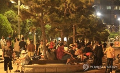 열대야에 부산 해변 북적