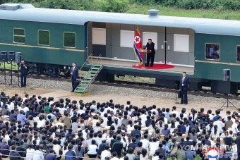 김정은, 의주군 수해지역 방문