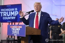 음모론으로 오바마 공격했던 트럼프…