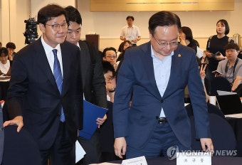 조규홍 보건복지부 장관과 노연홍 의료개혁특위 위원장