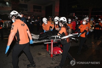 부천 호텔 화재로 7명 사망…환자 이송