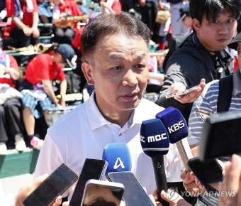 소감 밝히는 백승환 교토국제고 교장