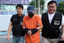 '치료 불만' 광주 치과병원 폭발 테러 70대 구속 송치