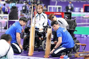 훈련하는 보치아 국가대표 강선희와 정호원