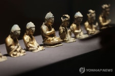 RM이 주목한 17세기 미니 불상…함께 만든 불상 12점 무료로 본다