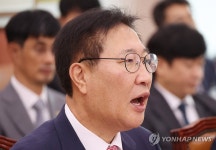 답변하는 박성제 법무장관