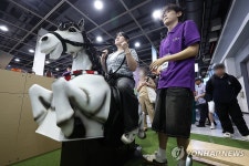 농업박람회서 승마 체험