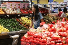 [르포] 마트·시장 가보니 명절대목 옛말…싼 것 찾고 조금 사고