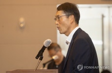 인사말하는 강남훈 한국자동차모빌리티산업협회 회장