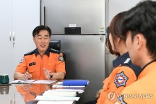 수지119안전센터 구급대원 격려하는 허석곤 소방청장
