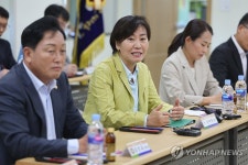 현장 의견 청취하는 송미령 장관