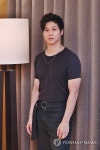 동조자 주연배우 호아 쉬안데