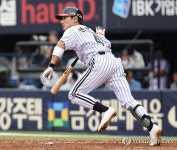 신민재, 동점이야