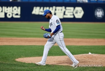 호투 이어가는 삼성 라이온즈 선발투수 레예스