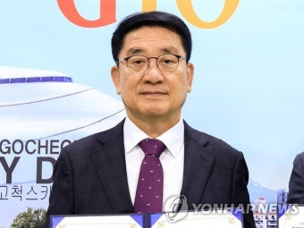 문헌일 구로구청장 '백지신탁 불복' 전격 사퇴…내년 보궐선거