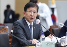 국정감사서 질의하는 이상식 의원