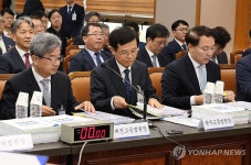 법사위 국감 참석한 대전·광주고등법원장