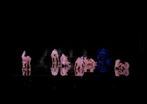 차가운 바닥 위의 즉흥 춤…국립현대무용단 내가 물에서 본 것