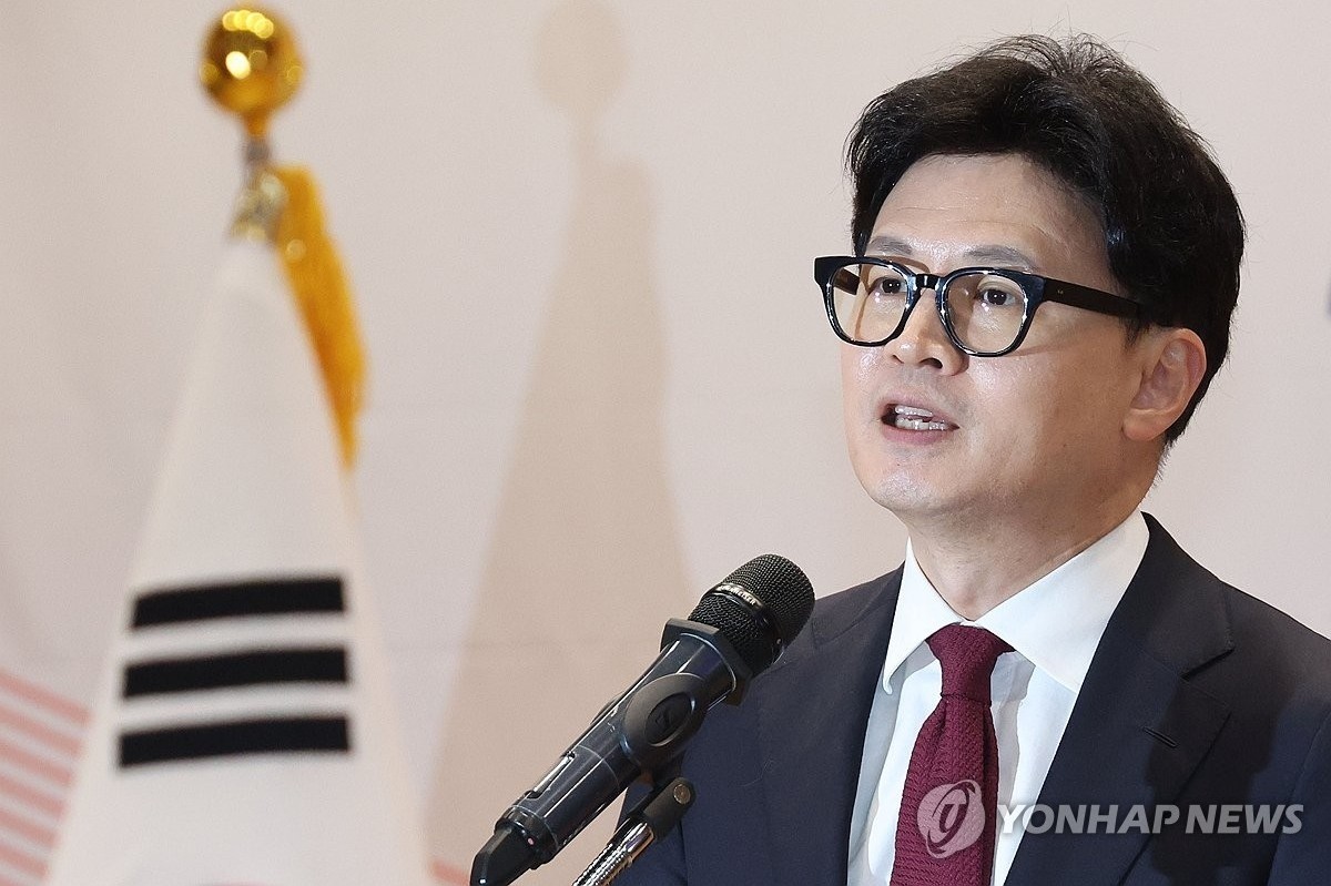 한동훈, 김건희 여사 관련 논란 해소 촉구…이재명 재판 결과 전 신뢰 유지 긴장