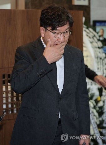 권성동 의원, 이상득 전 국회부의장 빈소 조문