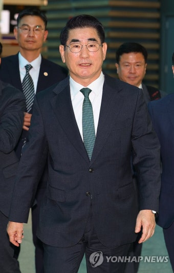 한·미안보협의회의 참석차 출국하는 김용현 국방부 장관