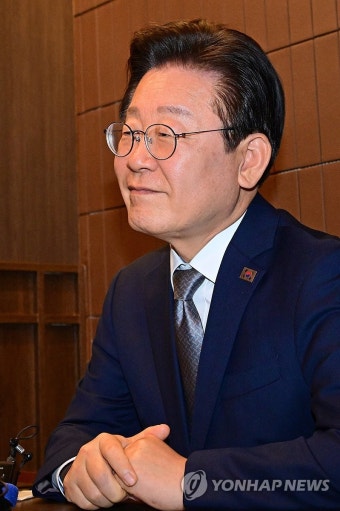 이재명, 윤여준 전 장관과 오찬회동